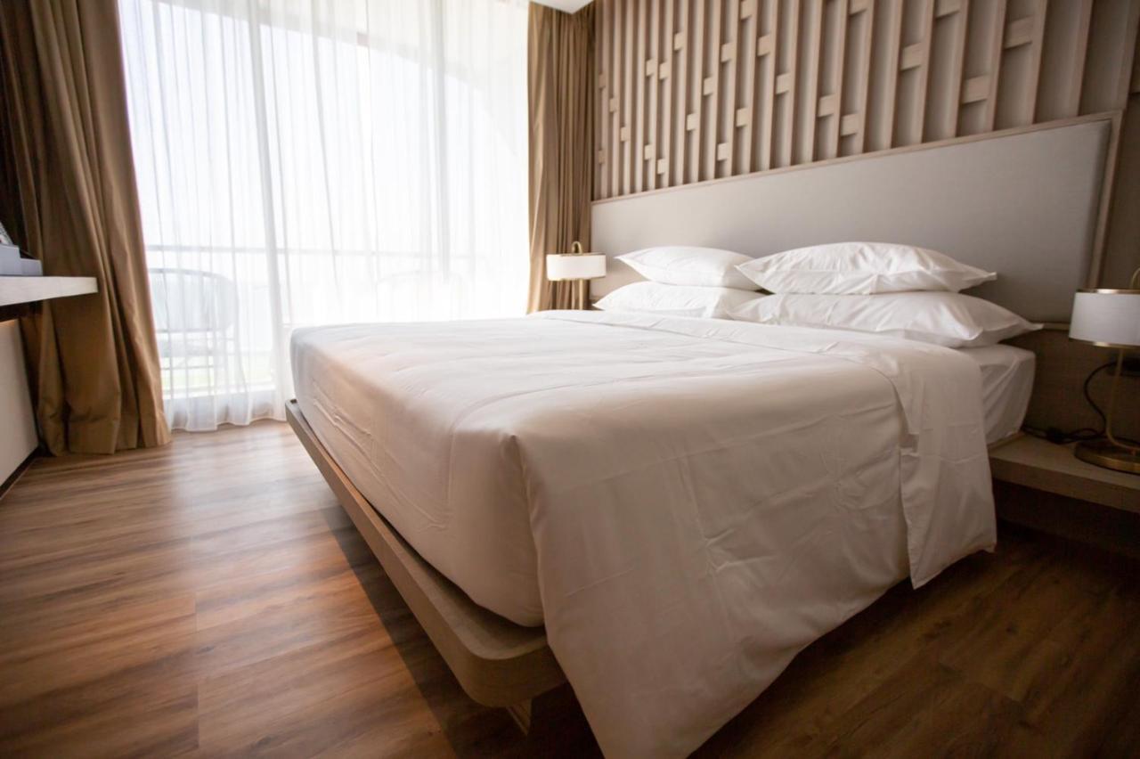 Symphony Of The Sea Hotel Bang Saen Luaran gambar
