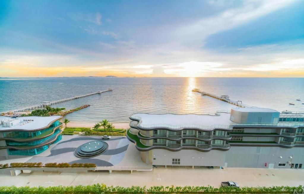 Symphony Of The Sea Hotel Bang Saen Luaran gambar
